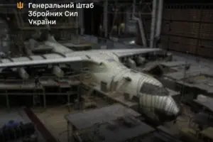 Частину літаків на території підприємства пошкоджено