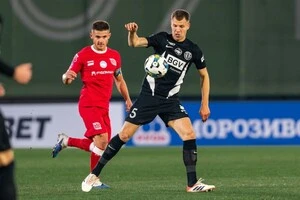 Едуард Сарапій (на передньому плані) готуватиметься до шведської збірної