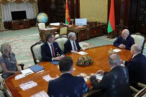 Лукашенко зустрівся зі спеціальним посланцем США Коулом