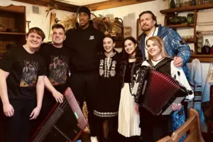 Ентоні Джошуа скуштував національні страви України