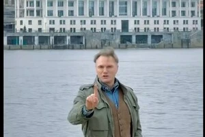 Рибчинський заспівав переклад пісні батька на фоні Дніпра 