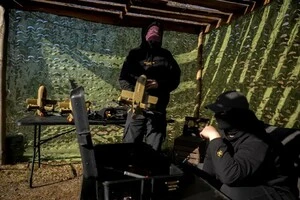 Українська влада каже, що направила команди військових спеціалістів e країнb Близького Сходу. Але прямий експорт дронів в цей регіон поки що заблокований