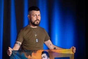 Після завершення війни Еррера мріє змінити сферу діяльності та спробувати себе в акторській професії