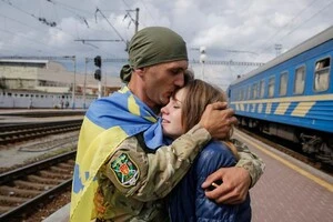 Емоційний стан українців за час війни змінився: від шоку та заперечення на початку вторгнення до хронічного виснаження сьогодні