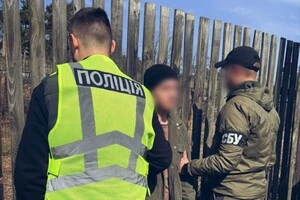 Працівники поліції спільно зі співробітниками СБУ затримали 21-річного виконавця злочину 