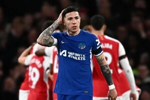 Енцо Фернандес зібрався в тепліші краї