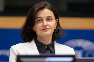 Василевська-Смаглюк зауважила, що, попри скорочення чисельності фракції «Слуги народу» до 228 депутатів, вона все одно залишається основою для будь-яких голосувань у парламенті