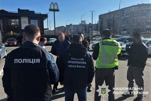 Задокументували протиправну діяльність чоловіка слідчі Оболонського управління поліції спільно з оперативниками УСР у м. Києві та за процесуального керівництва Оболонської окружної прокуратури