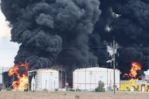 Справжня ціль – не бензин: навіщо Україна б'є по нафтохімії Росії