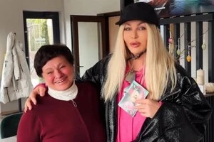 Ірина Білик заспівала пісню з шанувальницею своєї колеги