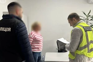 Слідство встановило, що посадовиця, відповідальна за проведення закупівель, діяла у змові з підприємцем