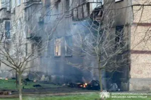 У Криворізькому, Нікопольському та Синельниківському районах обстріли пошкодили інфраструктуру та житло