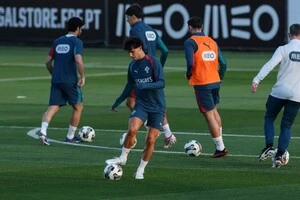 Жуан Фелікс (на передньому плані) в таборі національної команди