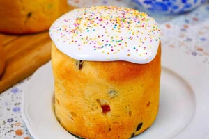 Росіям радять не їсти більше 100-150 грн паски на день