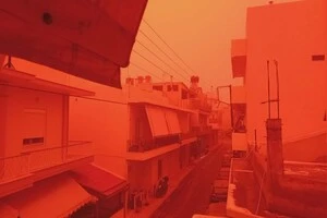 Африканський пил періодично досягає півдня Європи через атмосферні потоки