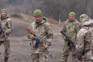 Навчання військових у полку «Скеля»