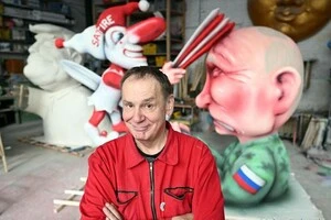 У Росії німця засудили на величезний термін за карнавальну ляльку