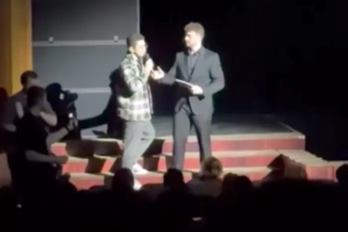 Конфуз на кінопрем'єрі «На драйві»: інформаційного партнера стрічки освистали тисячі глядачів