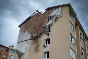 Будинок на Крюківщині, який постраждав внаслідок атаки 3 квітня 2026 року