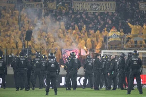 Поліція відкрила провадження на вболівальників, які заважали проведенню гри