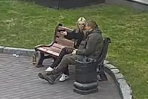 Дівчина влаштувала своєрідний «тир»