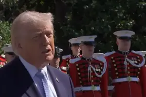 Трамп хотів озброїти іранців, щоб спровокувати нове повстання