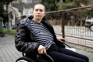 У Вікторії після інстульту паралізовані всі кінцівки 