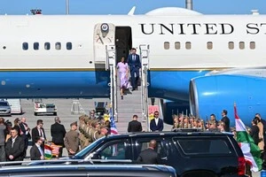 Джей Ді Венс разом із дружиною Ушею прибули до Будапешта