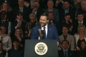 Трамп телефоном виступив на мітингу Орбана