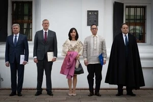 Дипломати офіційно розпочали свою роботу в Україні