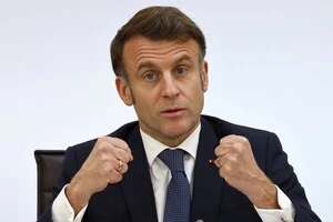 Еммануель Макрон скликав засідання Ради оборони на ранок, 8 квітня