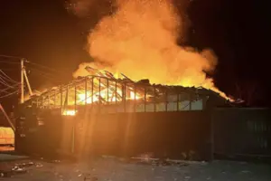 Через удар російського дрона згоріло понад 150 посилок