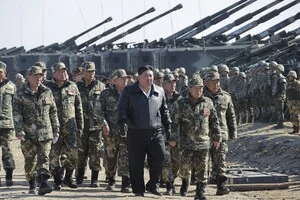 КНДР протестувала тактичну балістичну ракету з касетною боєголовкою, систему електромагнітної зброї, вуглецеву бомбу та зенітно-ракетну систему малої дальності