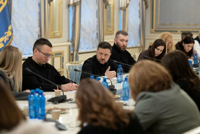 «Для рускіх це – ризикований крок». Зеленський розповів про новий тренд на фронті