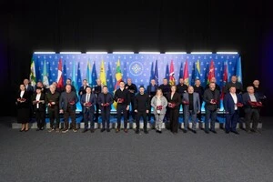 Зеленський відзначив стійкість громад