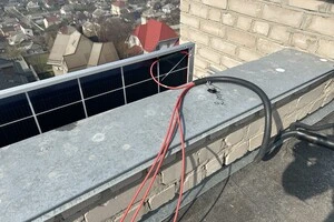 Сонячні панелі на багатоповерхівці