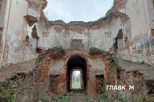 Палац Сангушків в Ізяславі перебуває у руйнівному стані