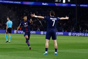 Дезіре Дуе та Хвіча Кварацхелія забили по м'ячу в Парижі