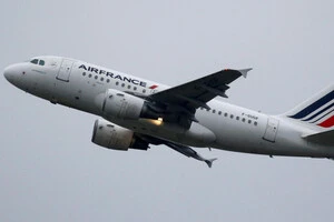 Ключові рейси скасовано через війну в Ірані