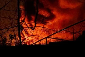 На об'єкті розгорілась масштабна пожежа