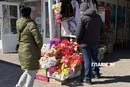 Поминальні дні. Скільки коштують пластикові та живі квіти. Фоторепортаж з Києва