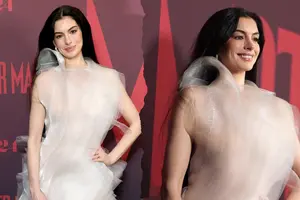 Енн Гетевей вийшла на червону доріжку у прозорій сукні зі стрічок 