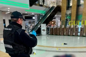 Правоохоронці офіційно не називають об’єкт, проте назву ТРЦ чітко видно на фото з місця події