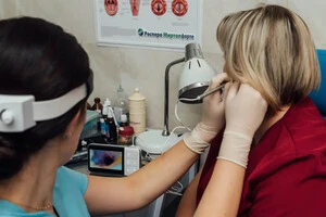 Лікарка-отоларинголог виявила у вусі пацієнтки комаху