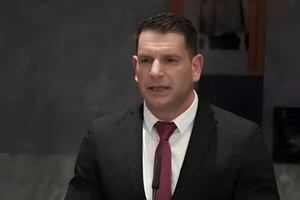 Словенія заговорила про вихід з НАТО і курс на Москву