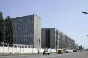 За словами генпрокурора, продаж відбувався попри заборону на приватизацію майна підприємств космічної галузі