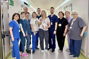 Медики зазначають, що це перший випадок проведення подібної операції таким способом