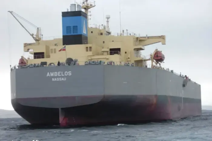 Перший танкер з нафтою пройшов Ормузьку протоку після блокади США