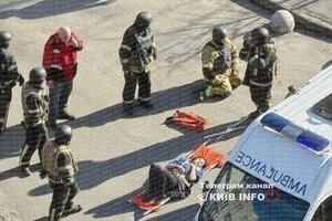 Дорослих поранених оглядають на надають допомогу на місці