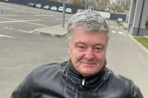 Порошенко ганяв Києвом на байку